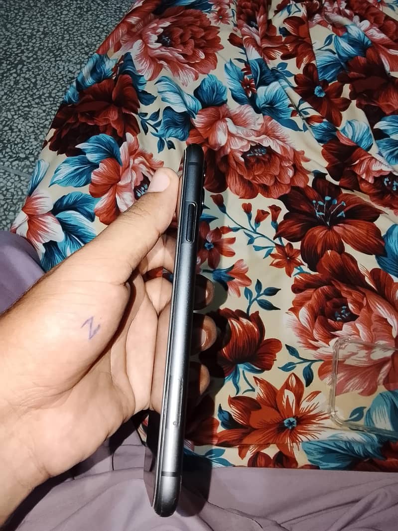 Apple iPhone 11 2