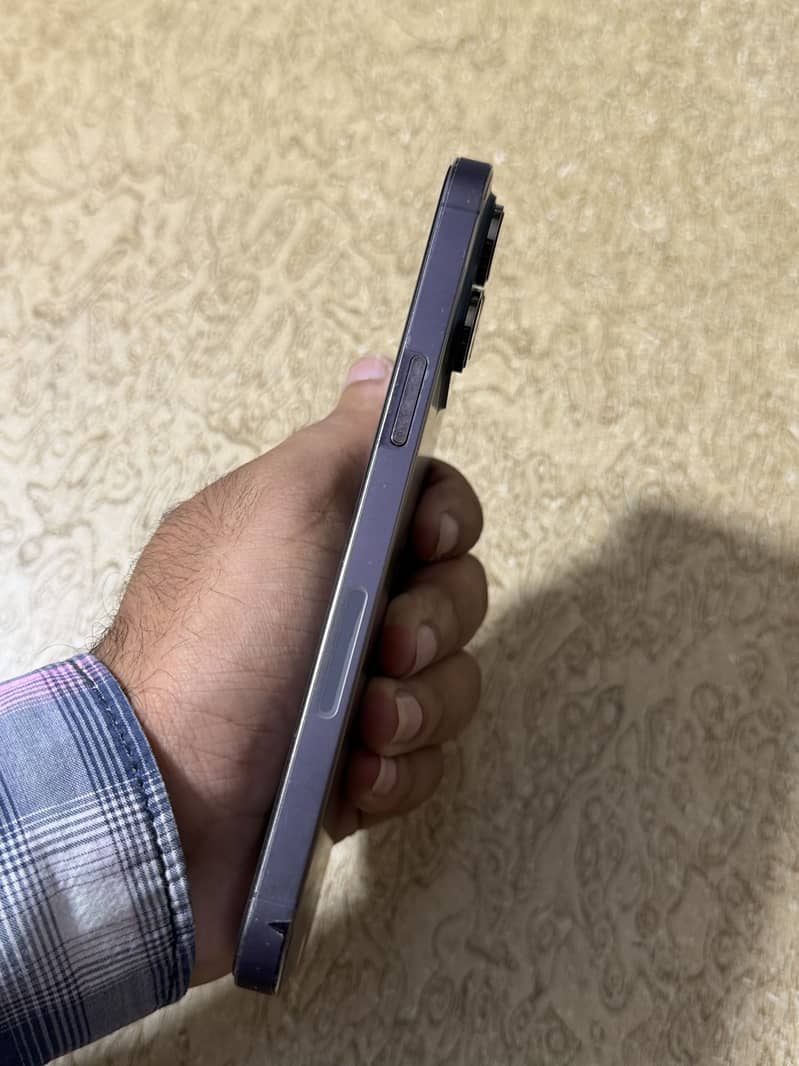 Apple iPhone 14 Pro Max 1