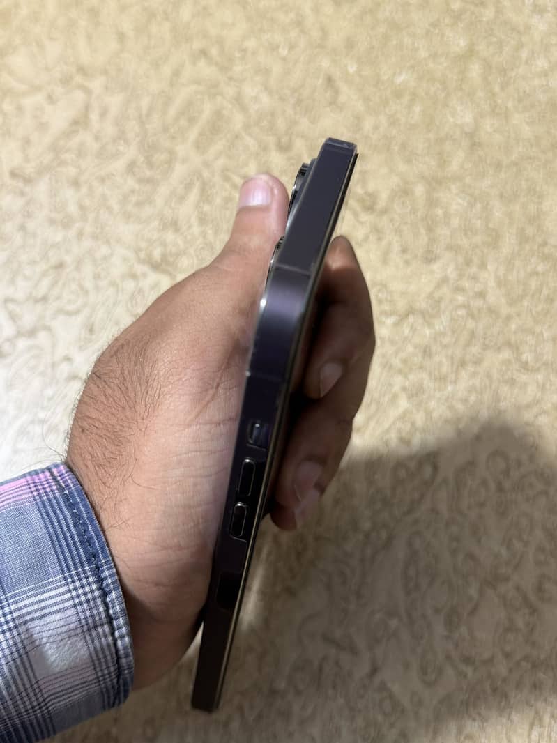 Apple iPhone 14 Pro Max 2