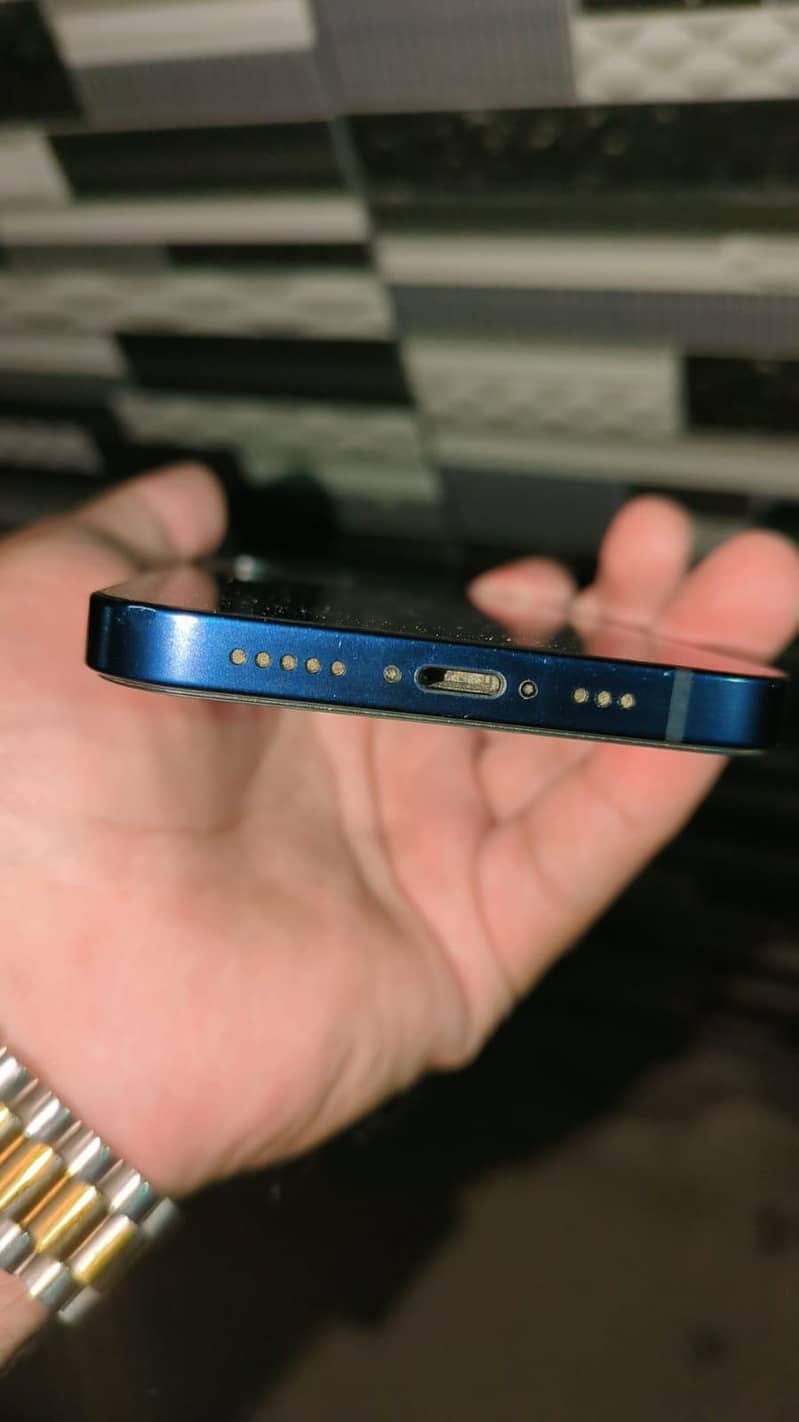 Apple iPhone 12 2
