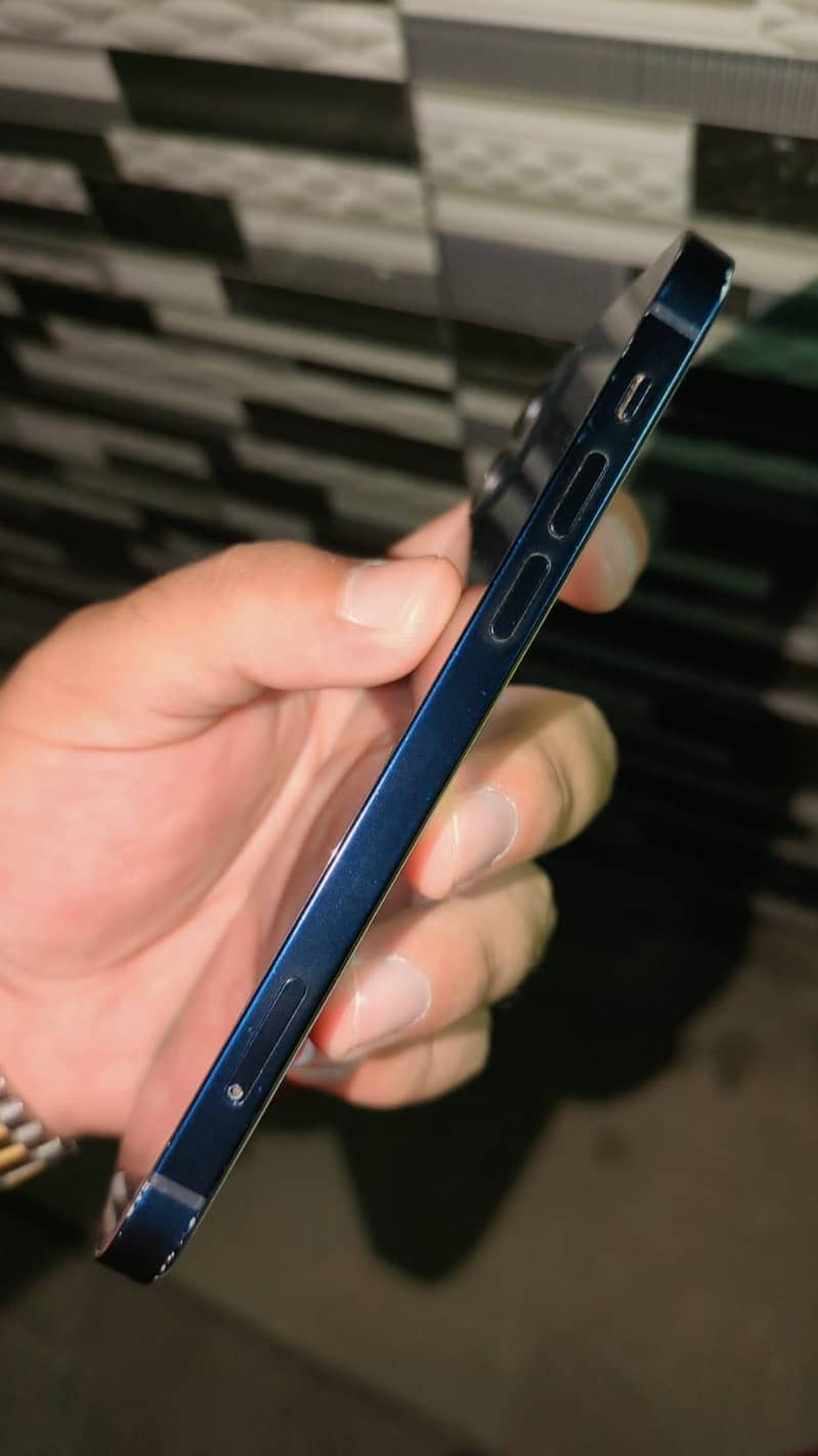 Apple iPhone 12 5