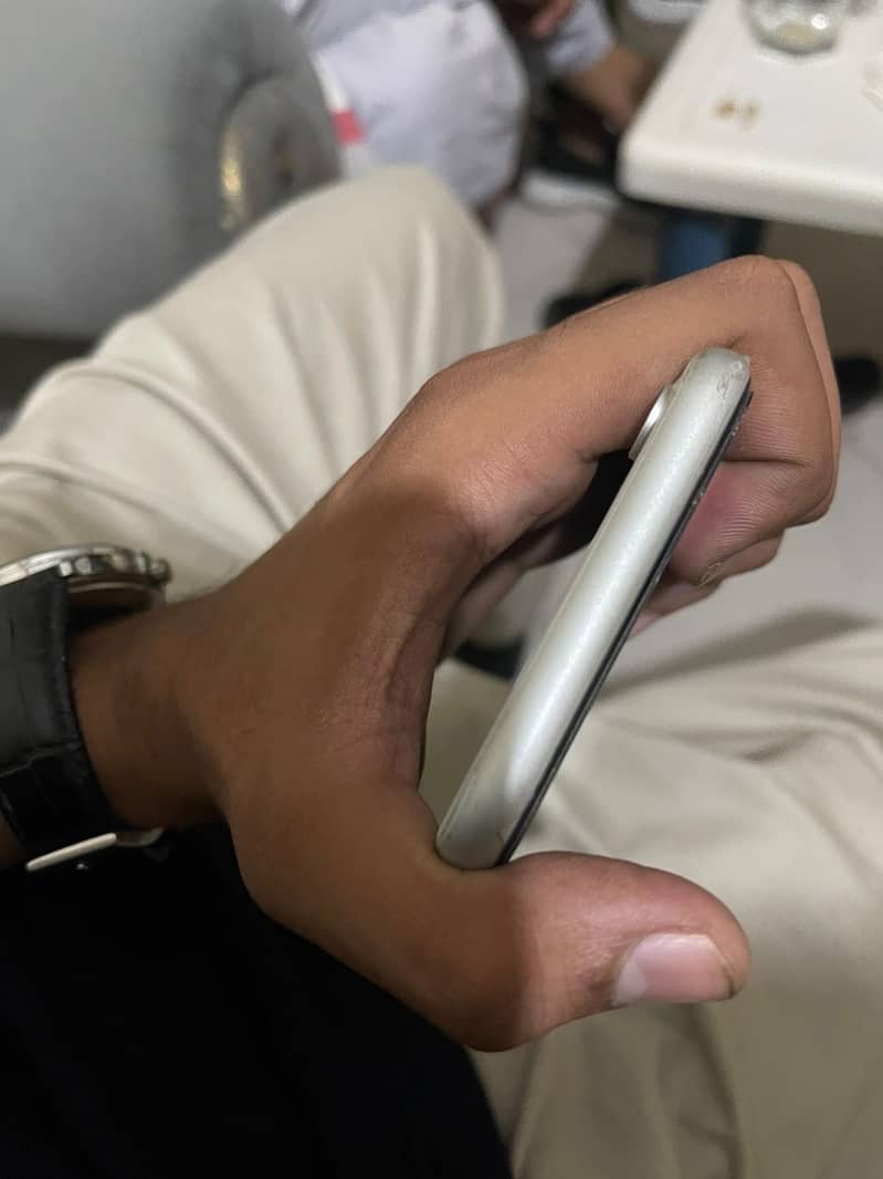 Apple iPhone XR 3