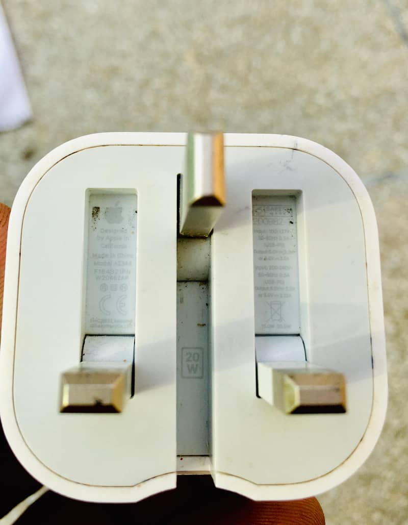 IPhone 16 Pro Max Adopter 1