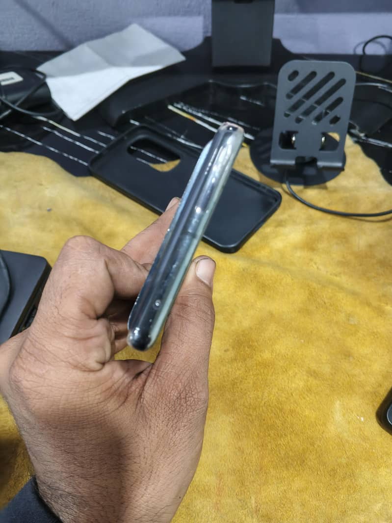 Google pixel 7pro 4