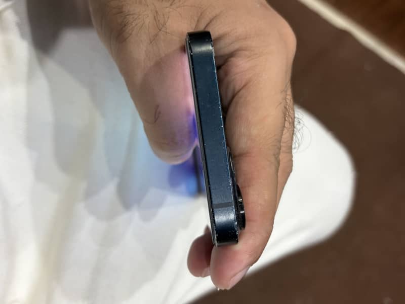 Apple iPhone 13 jv 3
