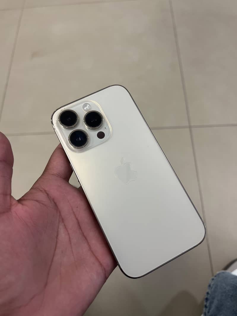 Apple iPhone 14 Pro 2