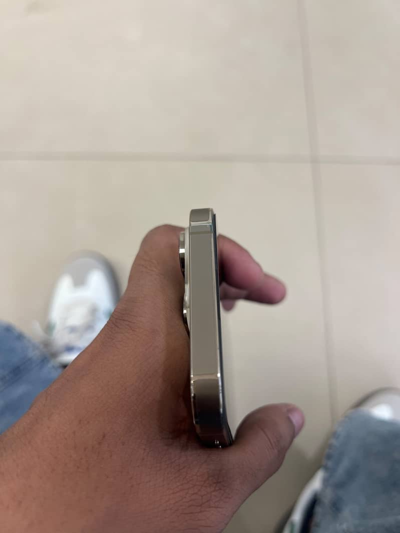Apple iPhone 14 Pro 4