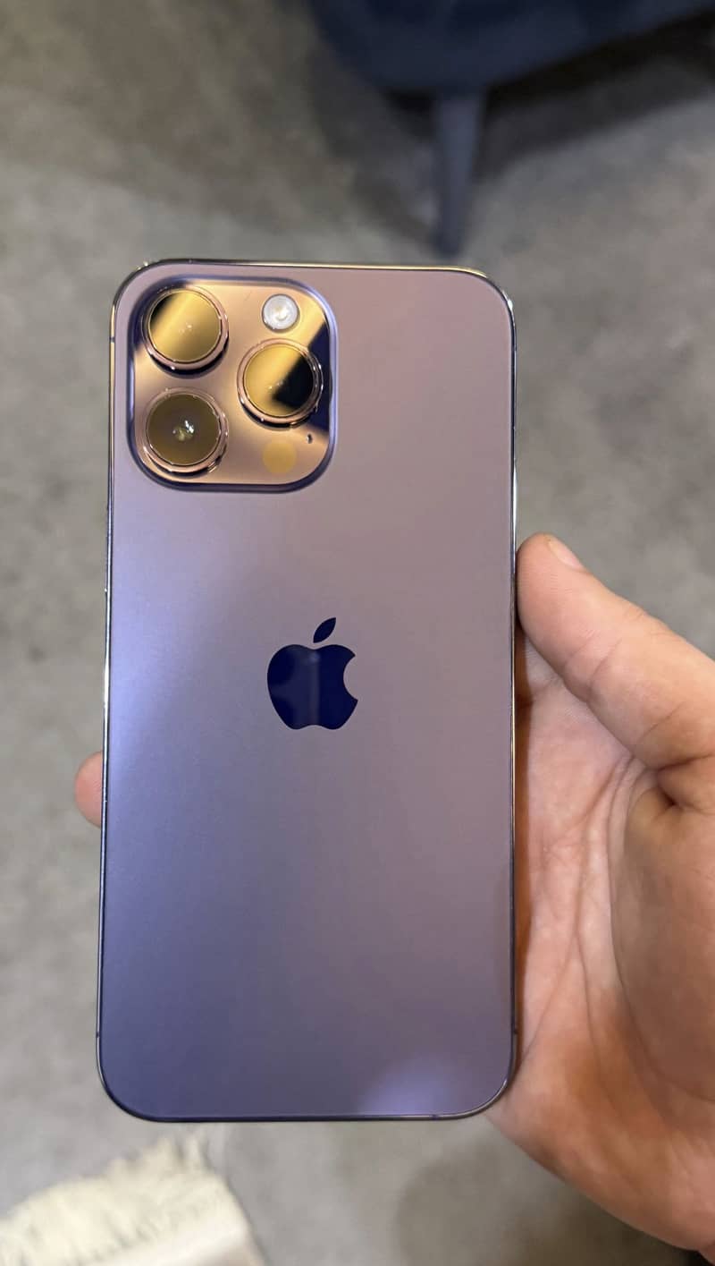 Apple iPhone 14 Pro Max 0