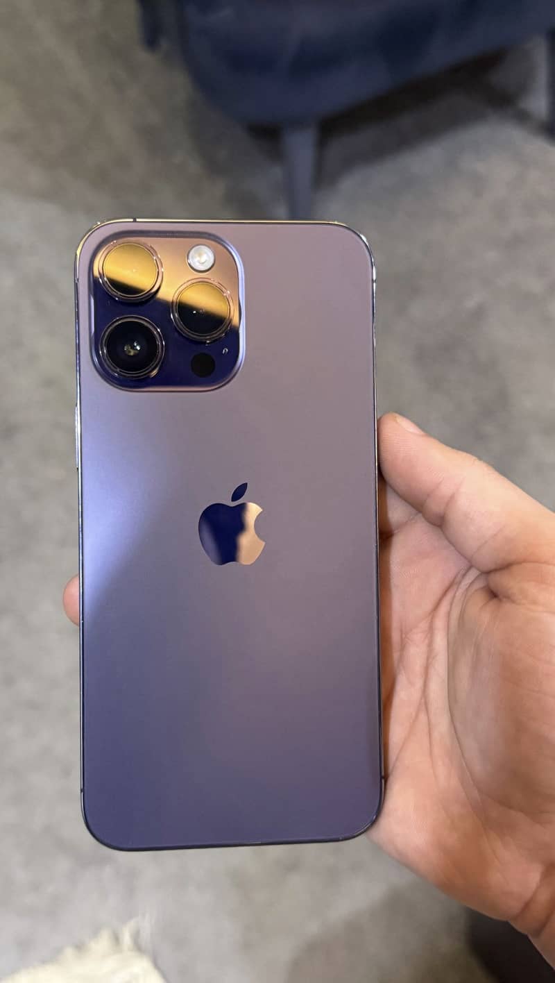 Apple iPhone 14 Pro Max 1