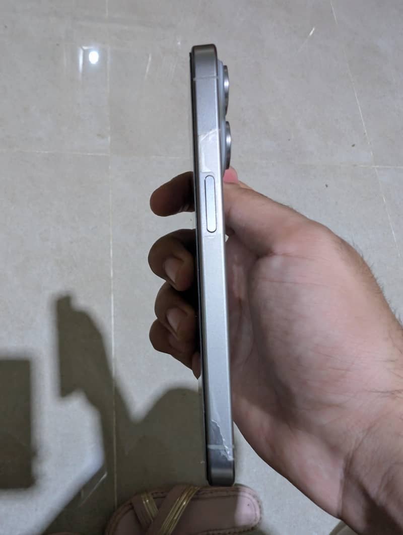 Apple iPhone 15 Pro 1