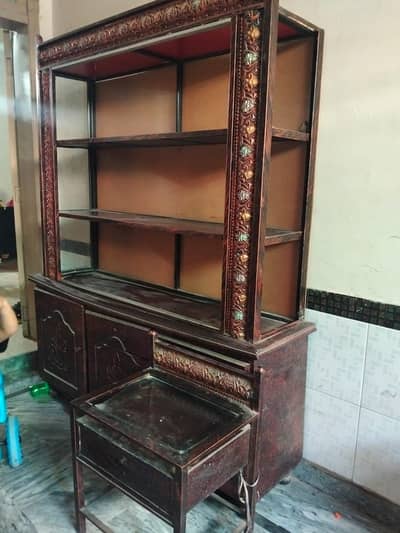 showcase and side Table