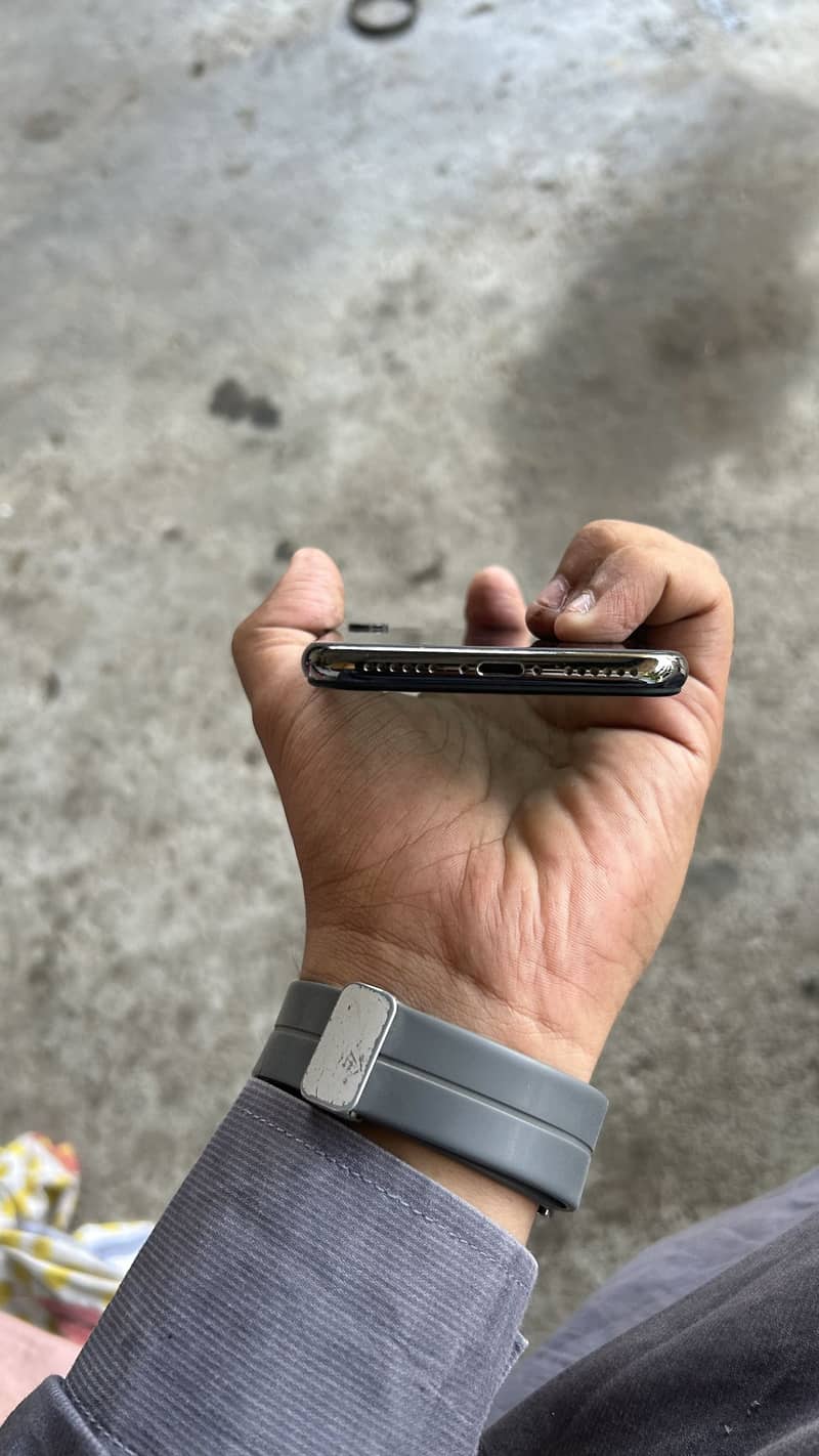 Apple iPhone X 0