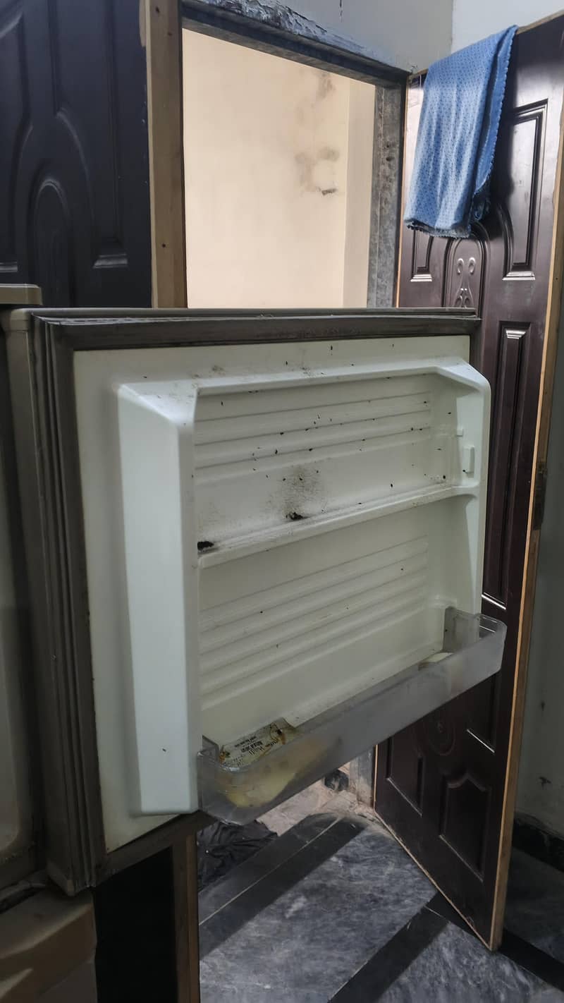 Dawlance Refrigerator Medium Size 5