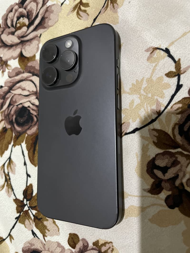 Apple iPhone 15 Pro 3