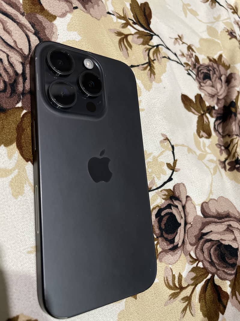 Apple iPhone 15 Pro 4