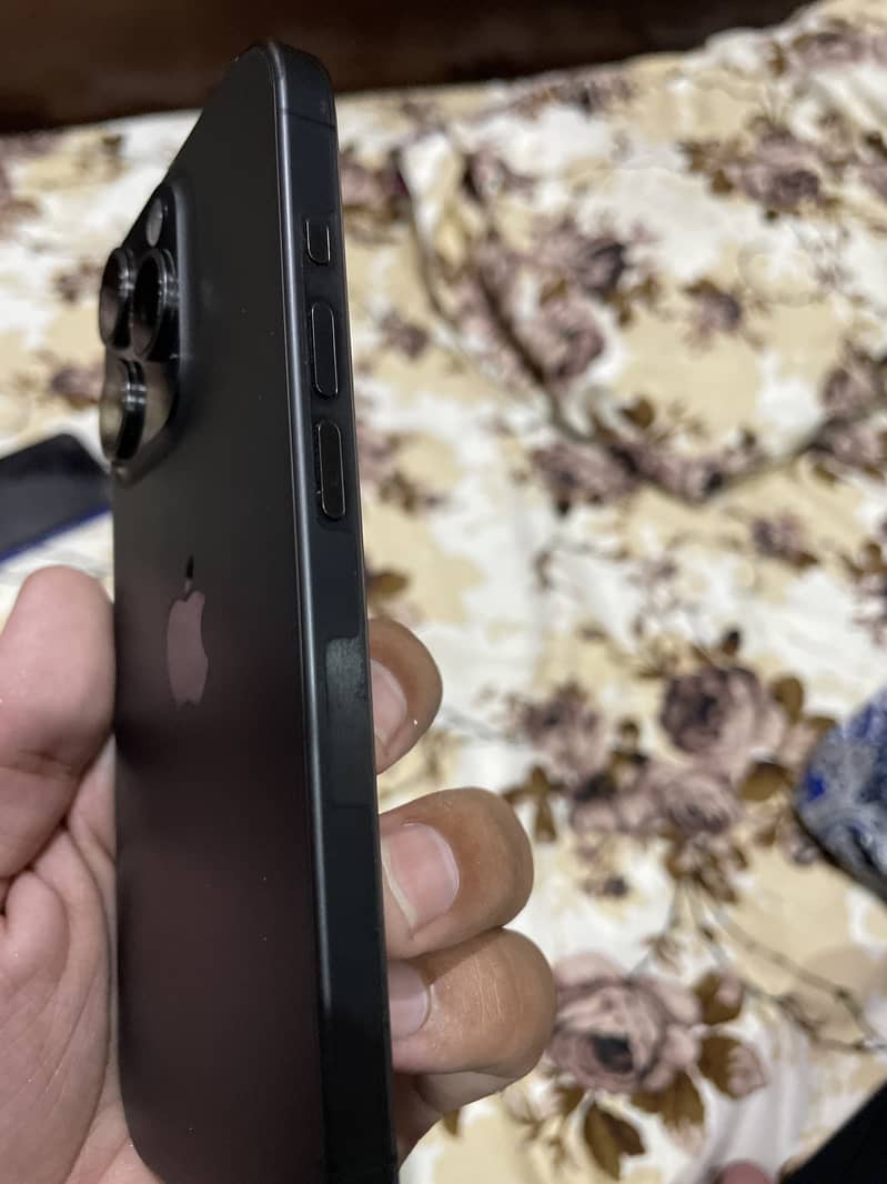 Apple iPhone 15 Pro 7