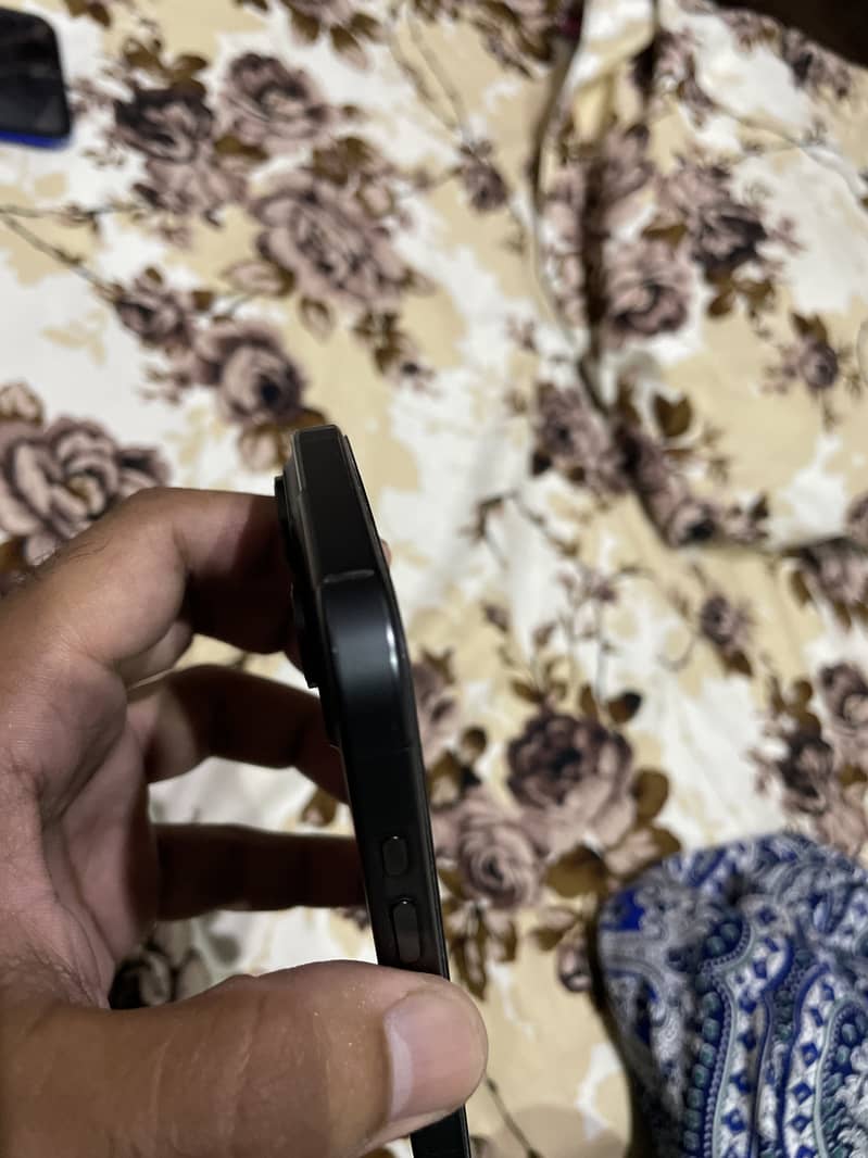Apple iPhone 15 Pro 8