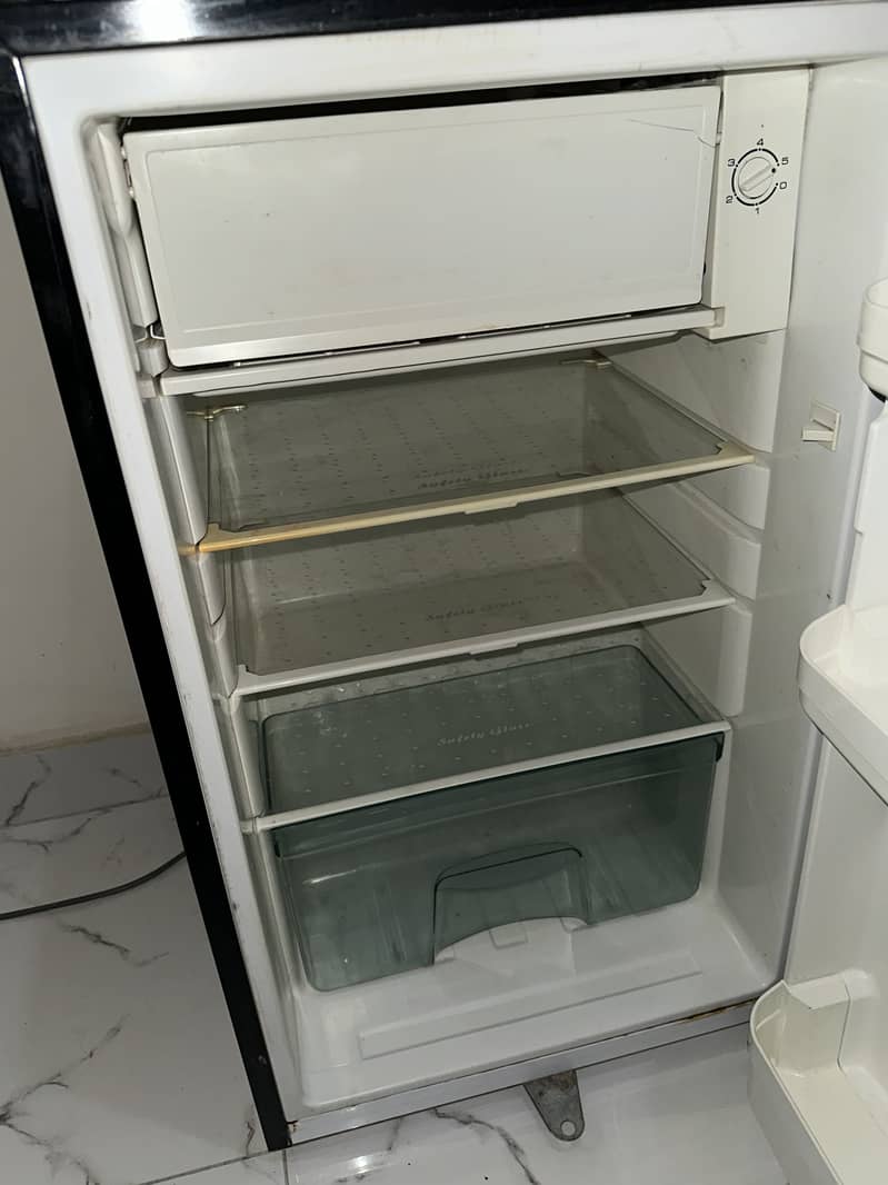 Mini bar fridge 1