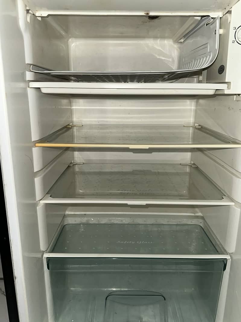 Mini bar fridge 7