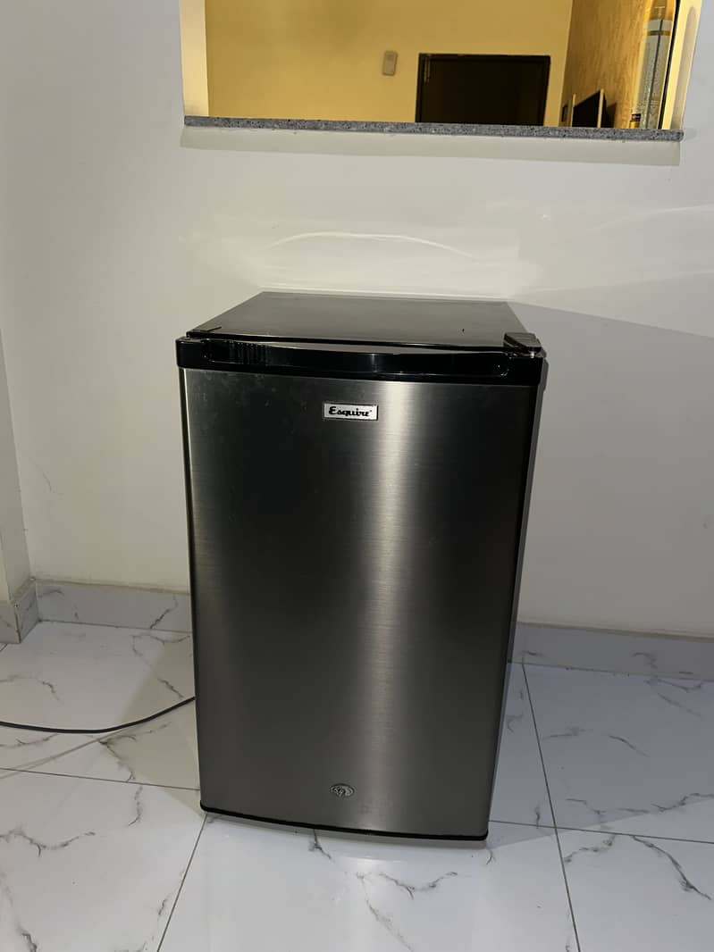 Mini bar fridge 10