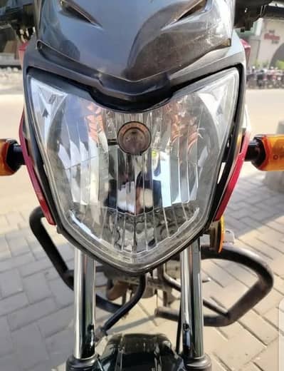 Selling my Honda CB 125 F (2021) in Genuine Condition