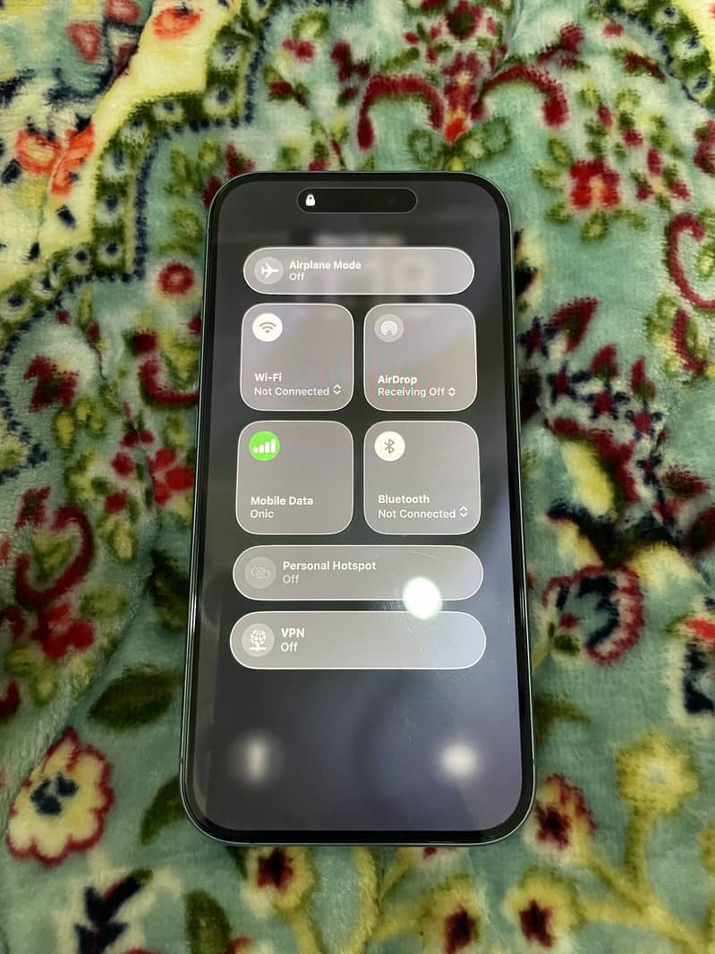 Apple iPhone 16 4