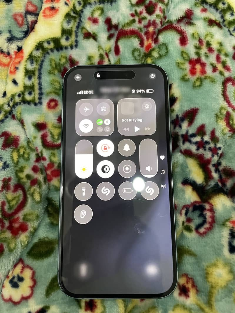 Apple iPhone 16 5