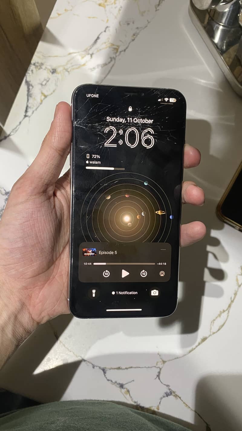 Apple iPhone XS Max 1