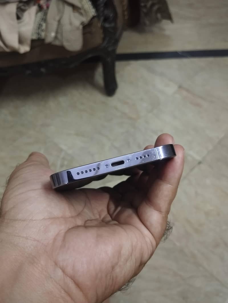 Apple iPhone 14 Pro Max 9