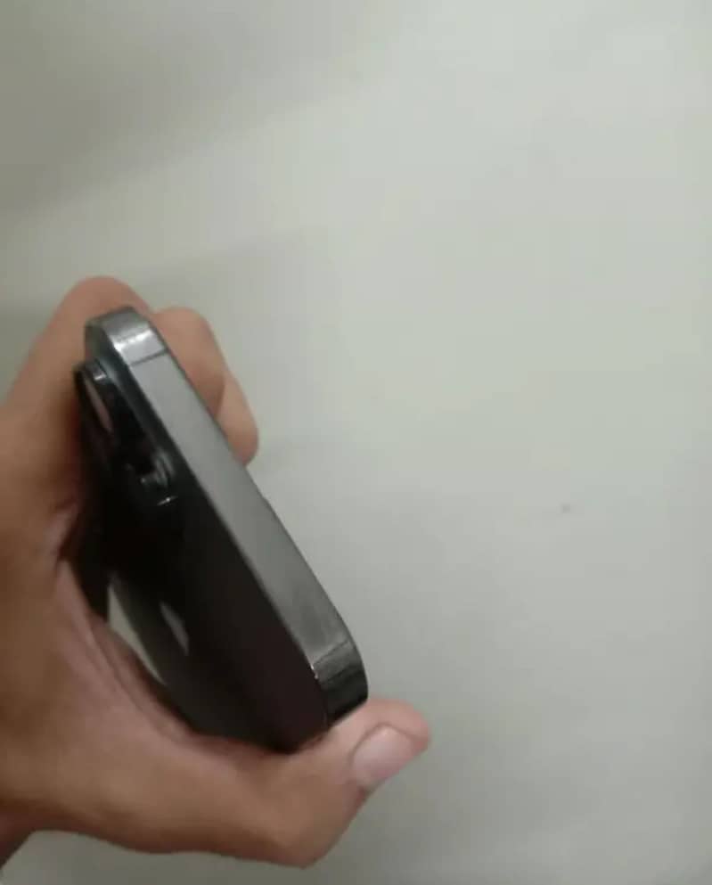 Apple iPhone 13 Pro Max 3