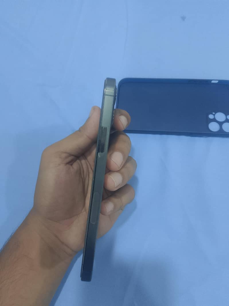 Apple iPhone 12 Pro 0