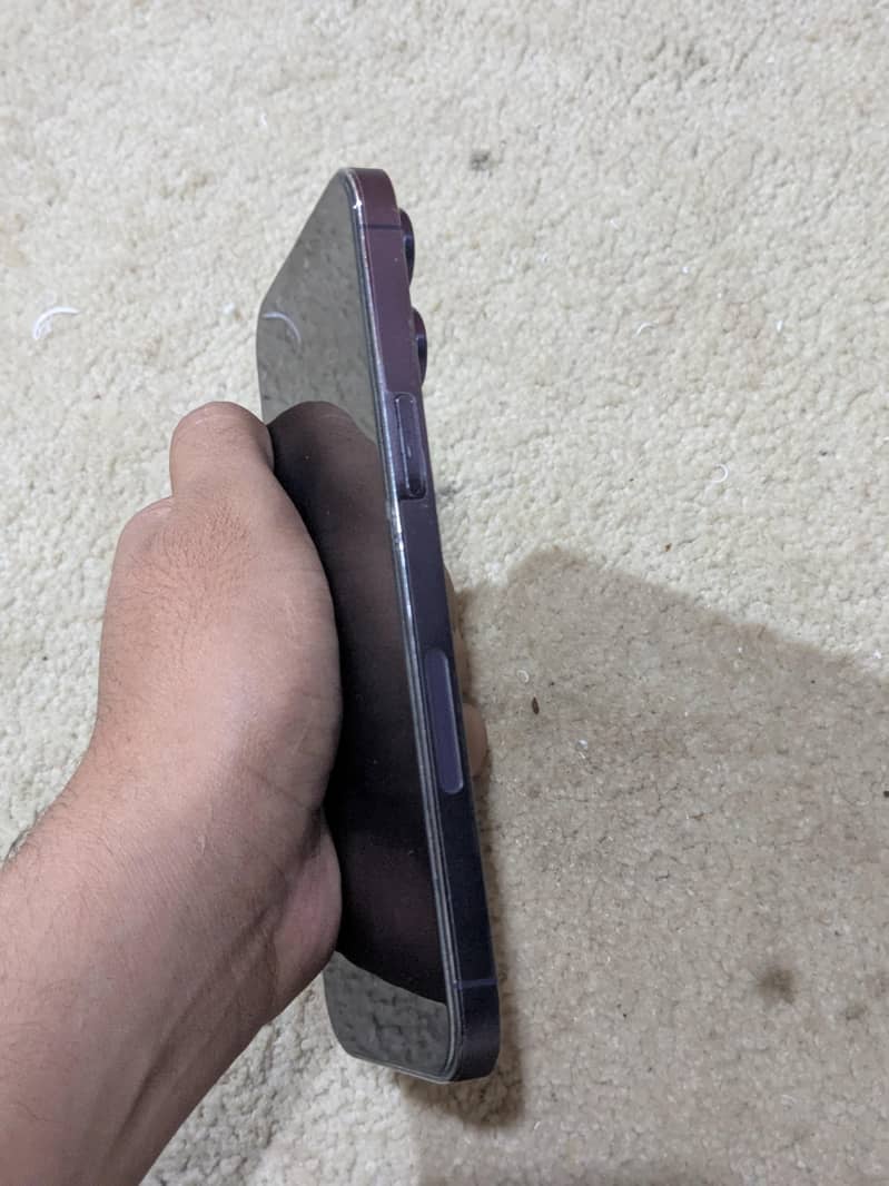 Apple iPhone 14 Pro Max 1
