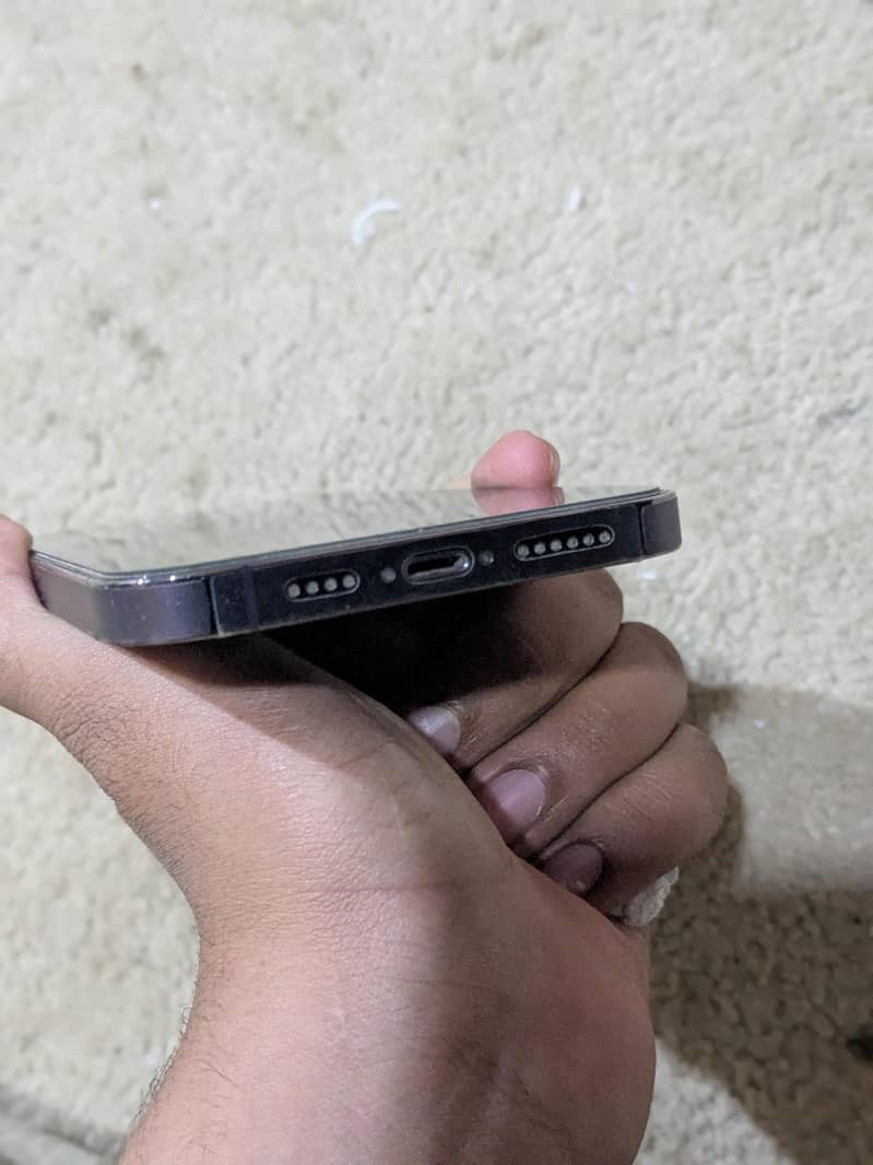 Apple iPhone 14 Pro Max 4