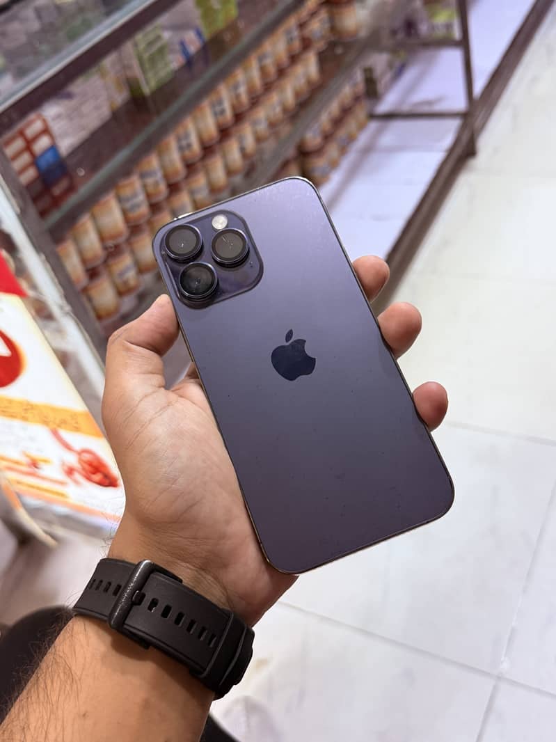 Apple iPhone 14 Pro Max 0