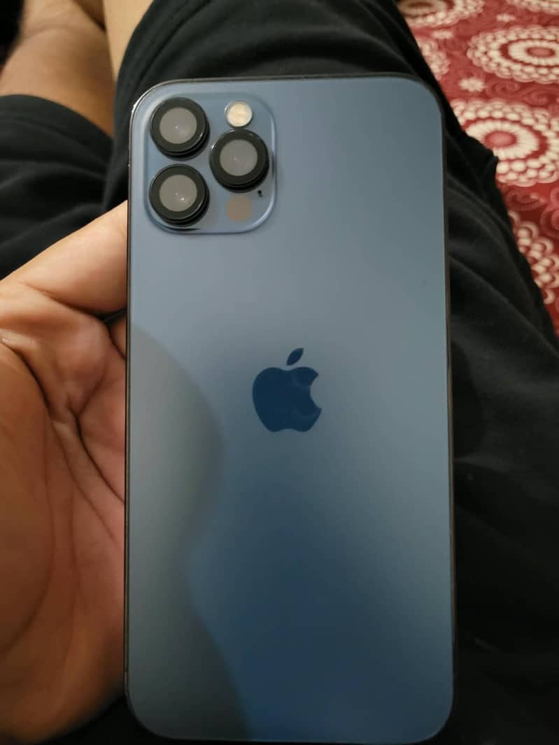 Apple iPhone 12 3