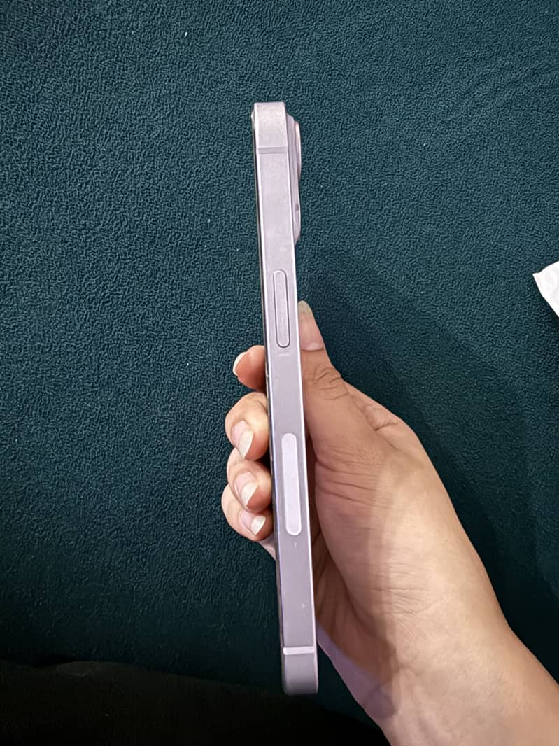 Apple iPhone 14 3