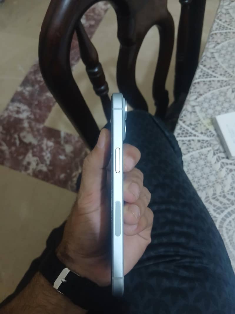 Apple iPhone 15 5