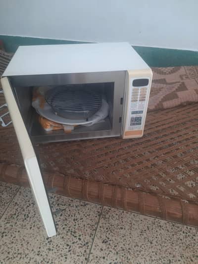 good condition microwave oven for sale