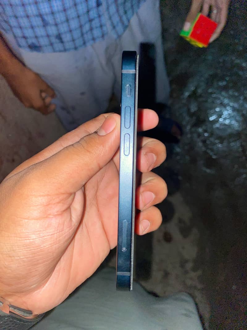 Apple iPhone 13 mini 1