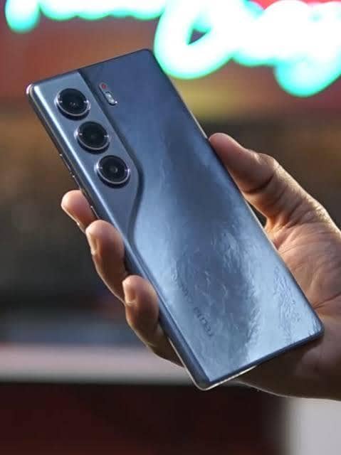 Tecno CAMON 40 Pro 0