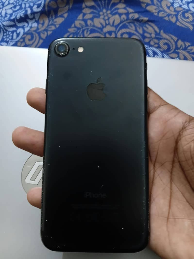 Apple iPhone 7 1