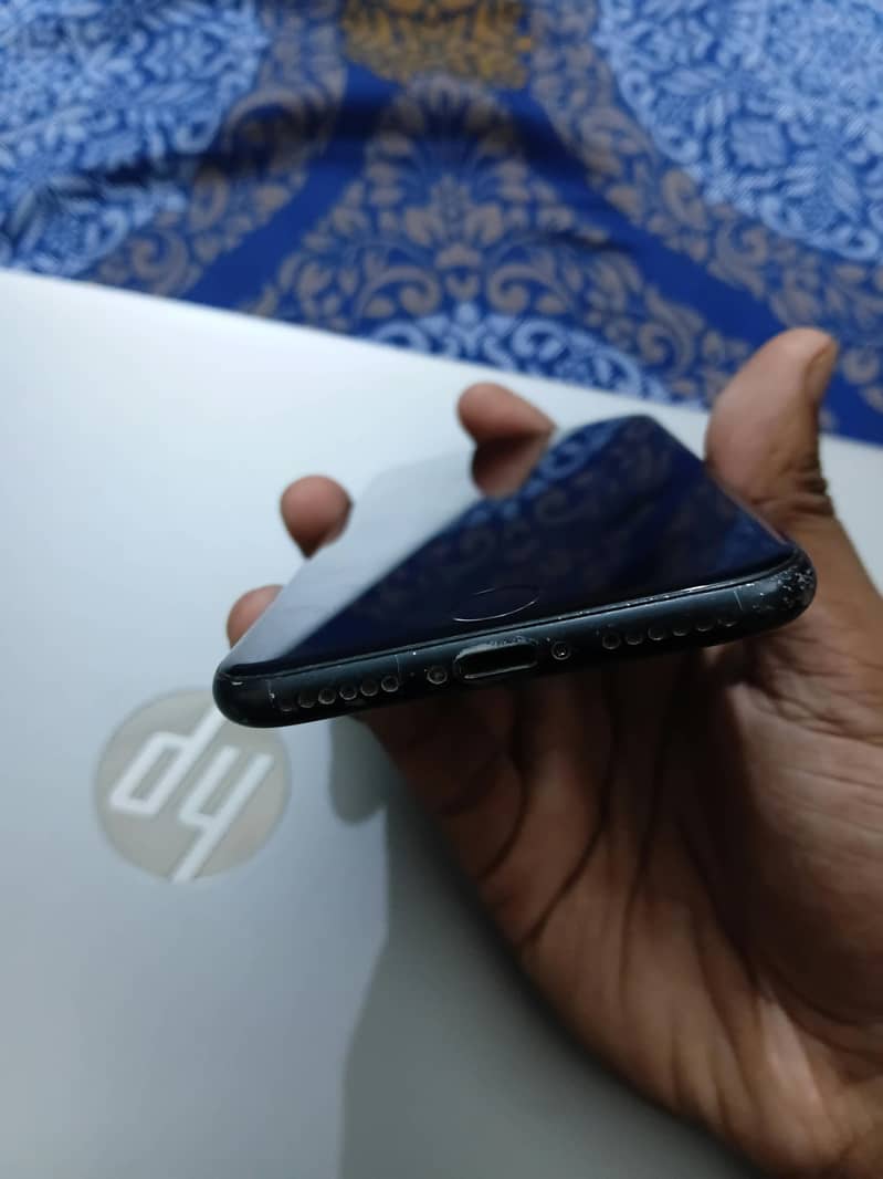 Apple iPhone 7 4