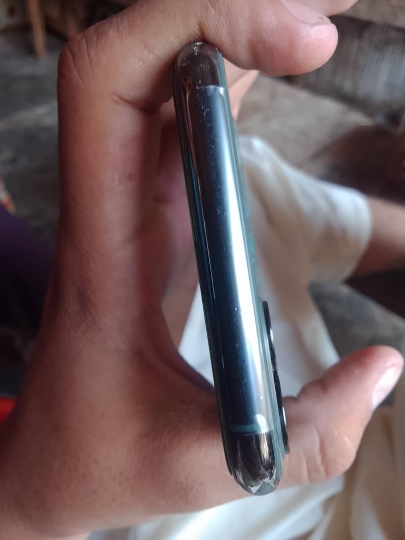Apple iPhone 11 Pro Max 1