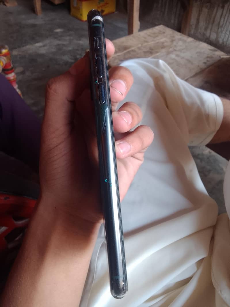 Apple iPhone 11 Pro Max 3