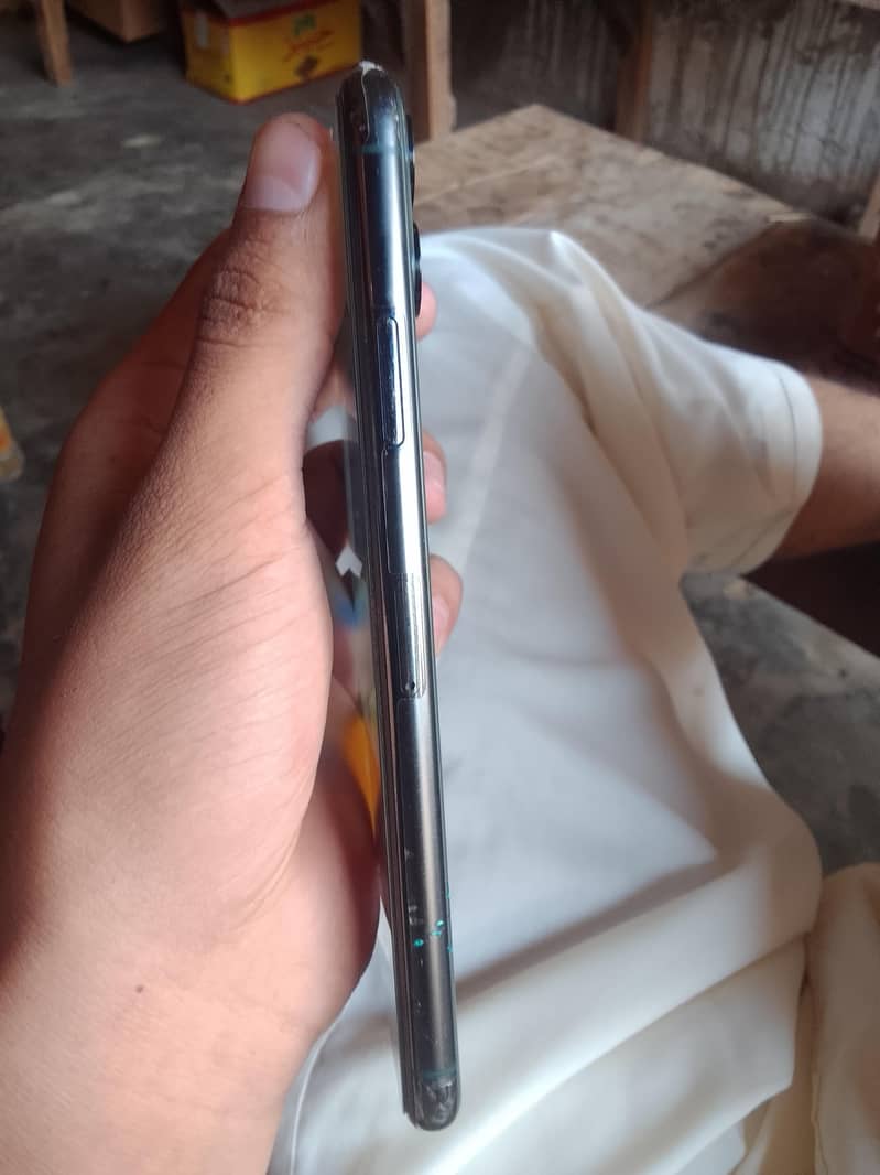 Apple iPhone 11 Pro Max 5