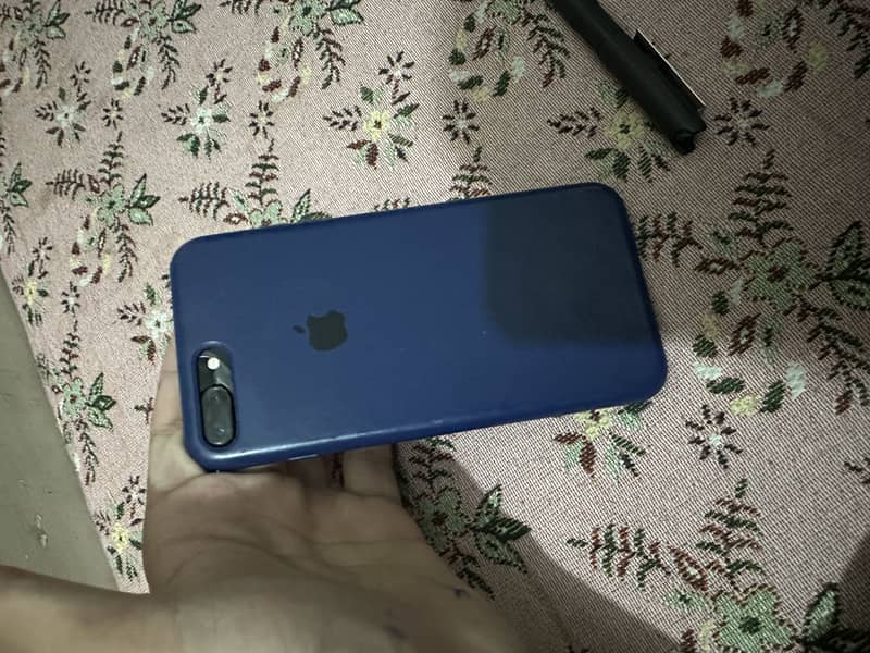 Apple iPhone 7 Plus 2