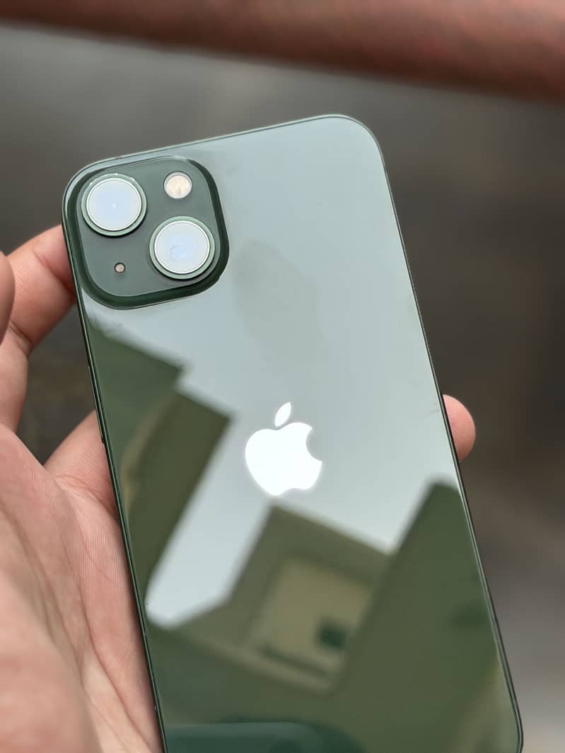 Apple iPhone 13 0