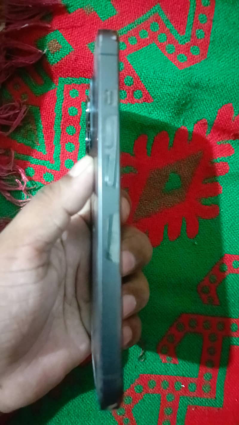 Apple iPhone 13 1