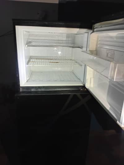 Used Refrigerator for Sale – Urgent Sale