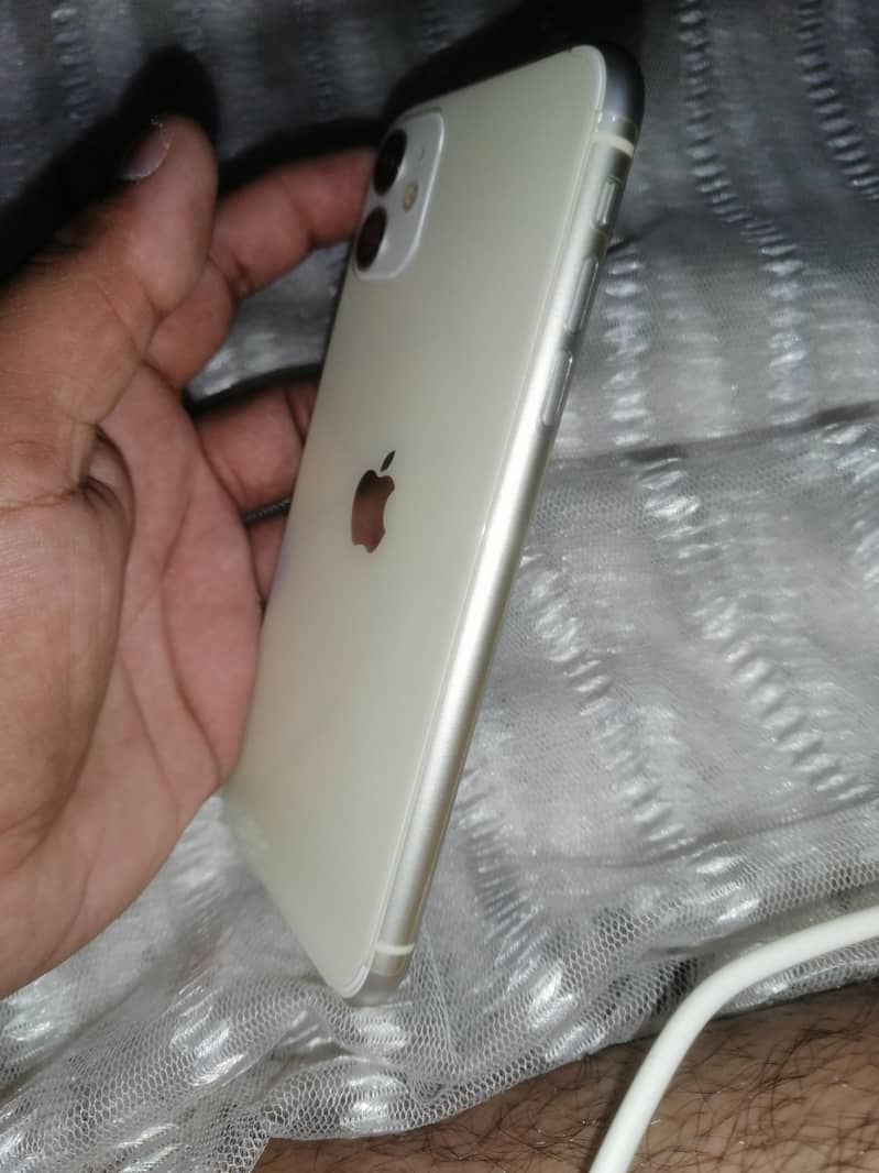 Apple iPhone 11 5